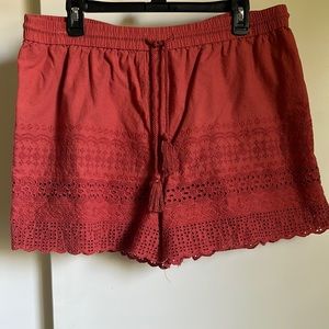 Embroidery Shorts Size 14 Women’s